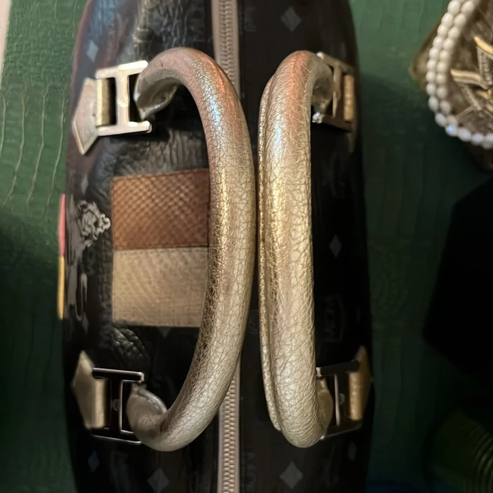 MCM Princess Lion Visetos Boston Duffle Bag - Picture 5 of 16